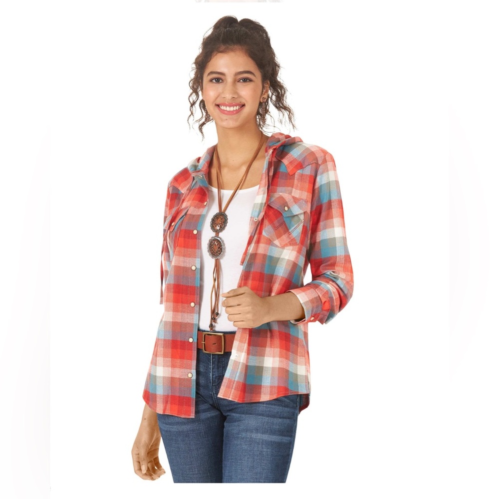 WRANGLER WOMEN'S RETRO LONG SLEEVE HOODED FLANNEL PLAID SHIRT